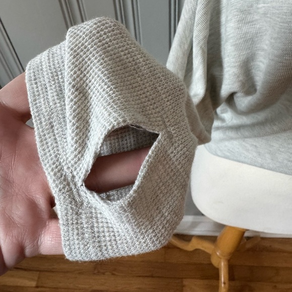 We The Free Fuji Thermal Top in Heather Grey Thumbholes Off Shoulder Size Small - Picture 7 of 11